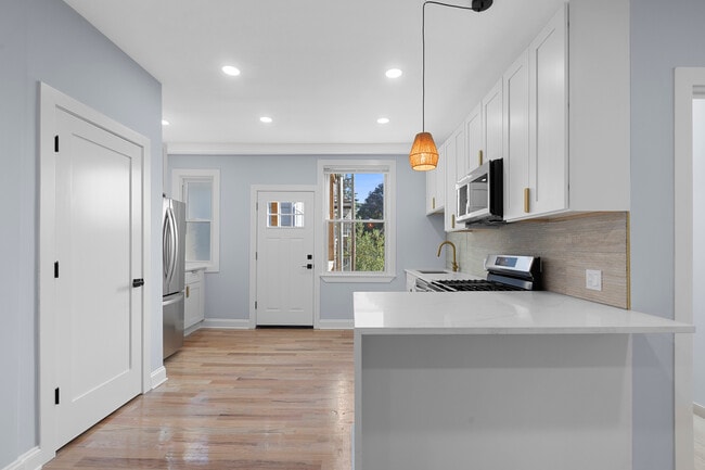 Photo - 3805 W Belle Plaine Ave