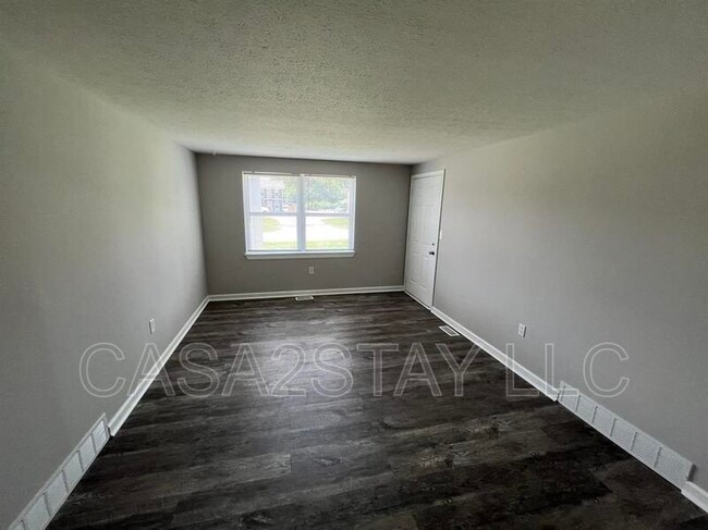 Photo - 4805 Saddlebrook Ln Unit 3