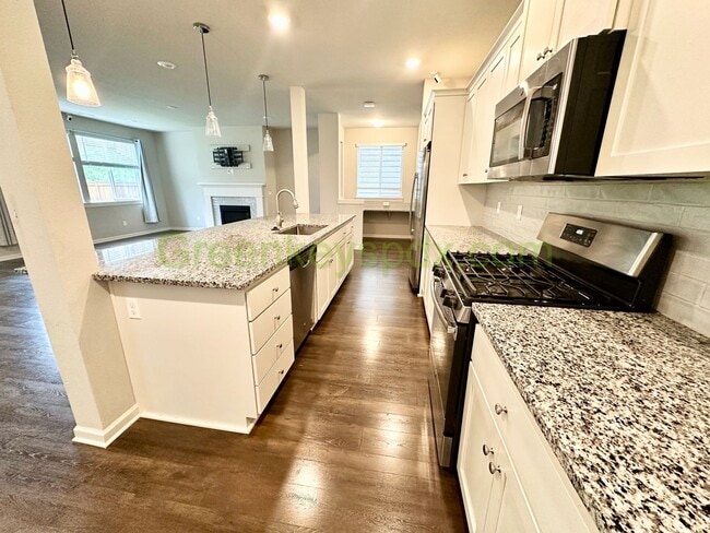 Photo - Amazing 2,306-square-foot house in Wood Village