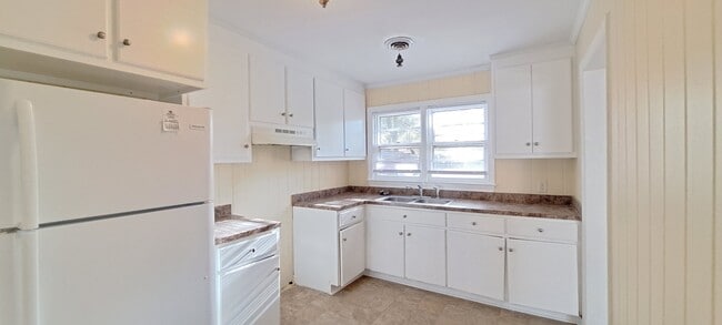 Photo - 806 S Best St