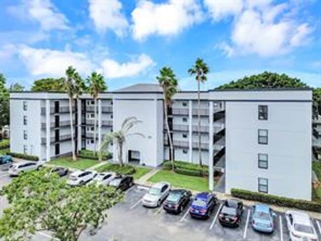 Colonial Village - 7550 Stirling Rd