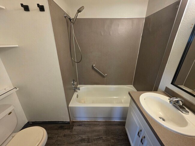 613 W Knox Ave Unit 3