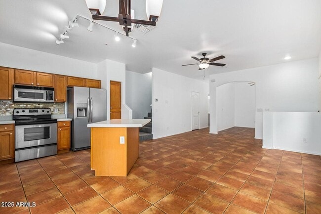 Building Photo - 16620 S 48th St Rental