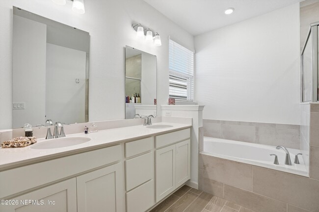 Photo - 1479 Lachlan Cir