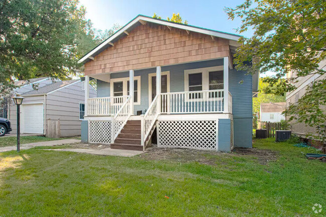 Building Photo - 2105 W 73rd St Rental