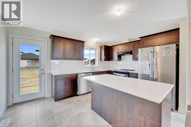 Photo - 397 Hemlock Ln