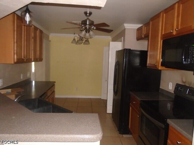 Photo - 3310 9th St W