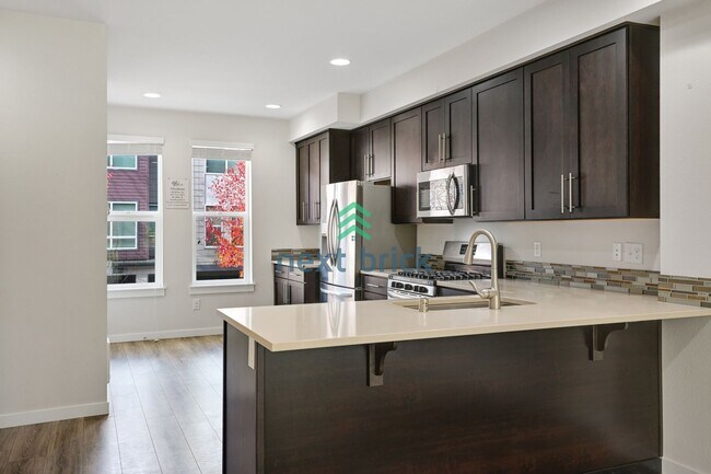 Photo - 2 BED & 2.5 BATH TOWNHOUSE FOR RENT