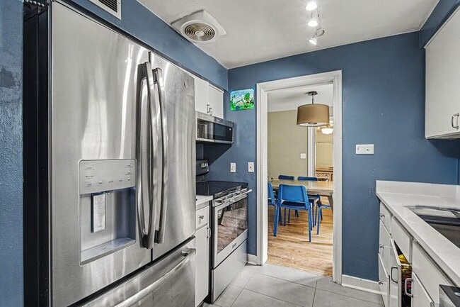 Photo - 3633 41st Ave W