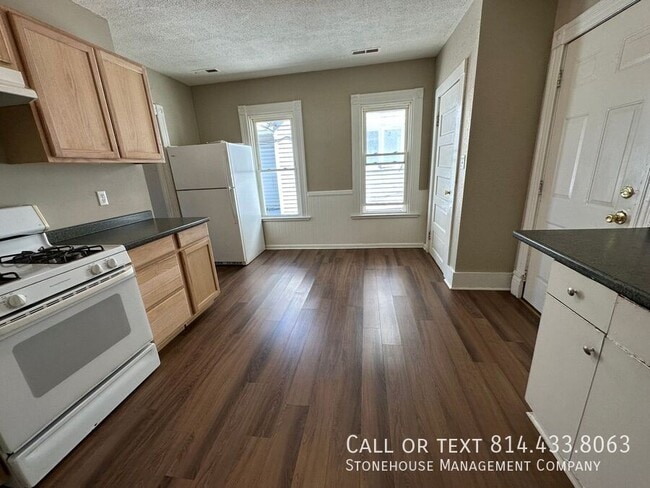 Photo - 613 E 13th St Unit Apartment 3