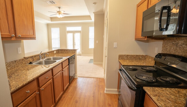 Mandeville Lake Apartments -