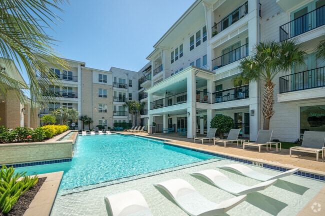 Piscina - The Dacoma