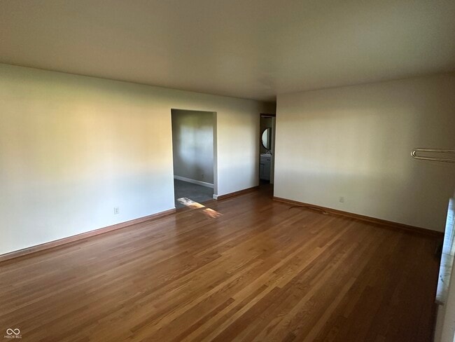 Photo - 973 Mullinix Rd