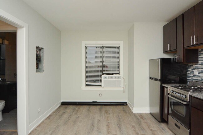 Photo - 533 W Belden Ave Unit 701B
