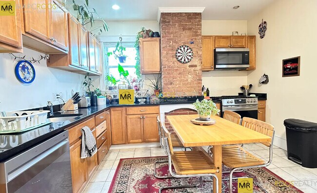Building Photo - 74 Aldie St Unit 1 Rental