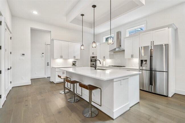 Photo - 620 E 26th St