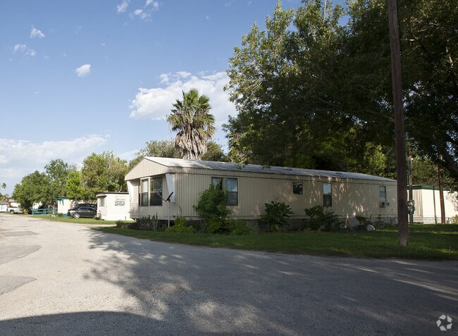 Photo - Rose Garden Mobile Estate Apartments