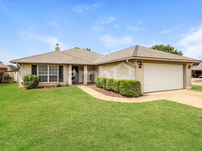 Photo - 1613 Brittany Ln