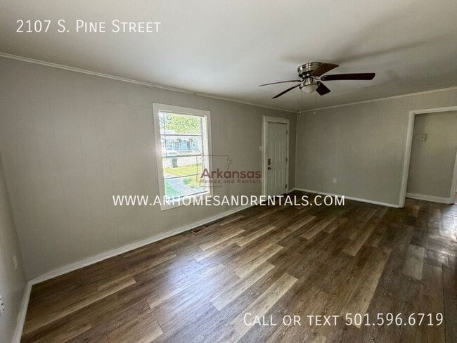 Photo - 2107 S Pine St