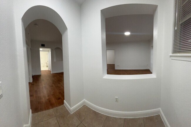 Photo - PRELEASING SPECIAL - Up to 2 Months Free! + Waived App Fee + Waived Utility Connection Fee Unidad 10218-D3 - New Yorker