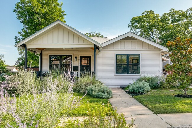 Photo - 627 W Lynwood Ave