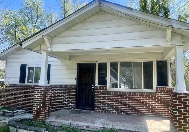 Building Photo - 1210 Sheridan Ave