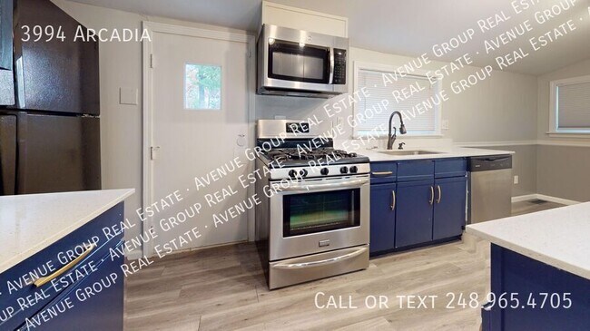 Photo - 3994 Arcadia-