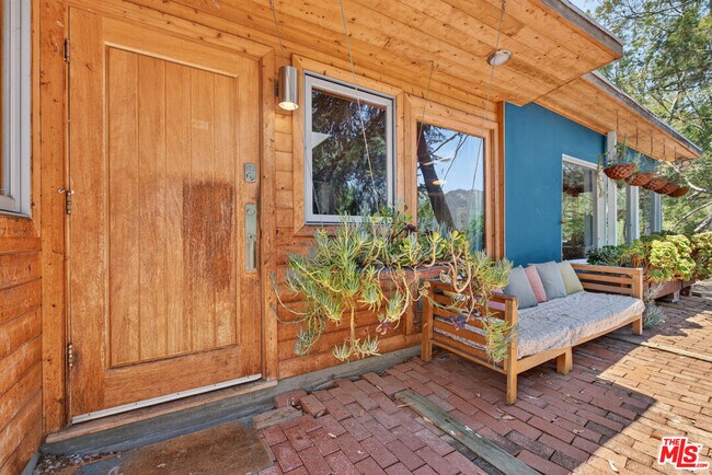 Photo - 1738 Topanga Skyline Dr