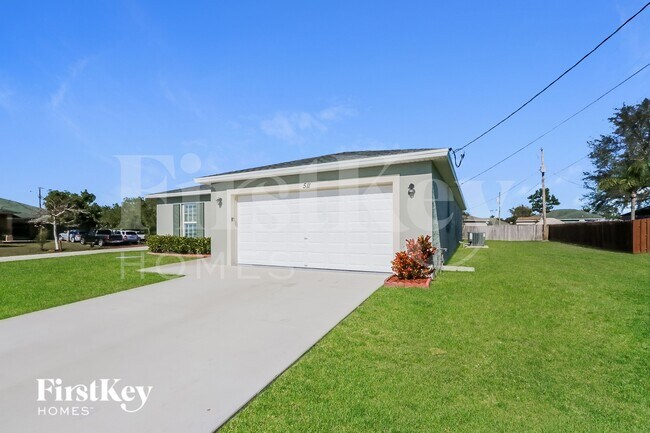 Photo - 511 SW Nadell Ave