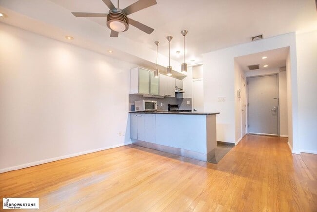 Building Photo - 392 14th St Rental