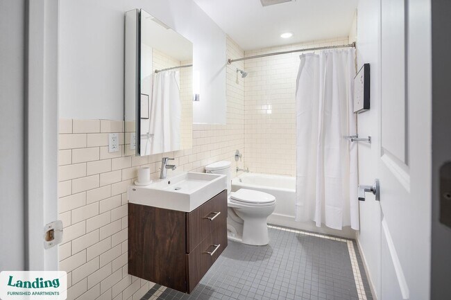 Photo - 933 McGee St Unit 2-222