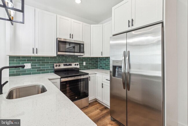 Photo - 415 W York St