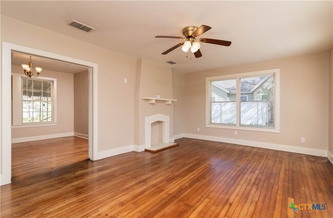 Photo - 712 S Walnut Ave