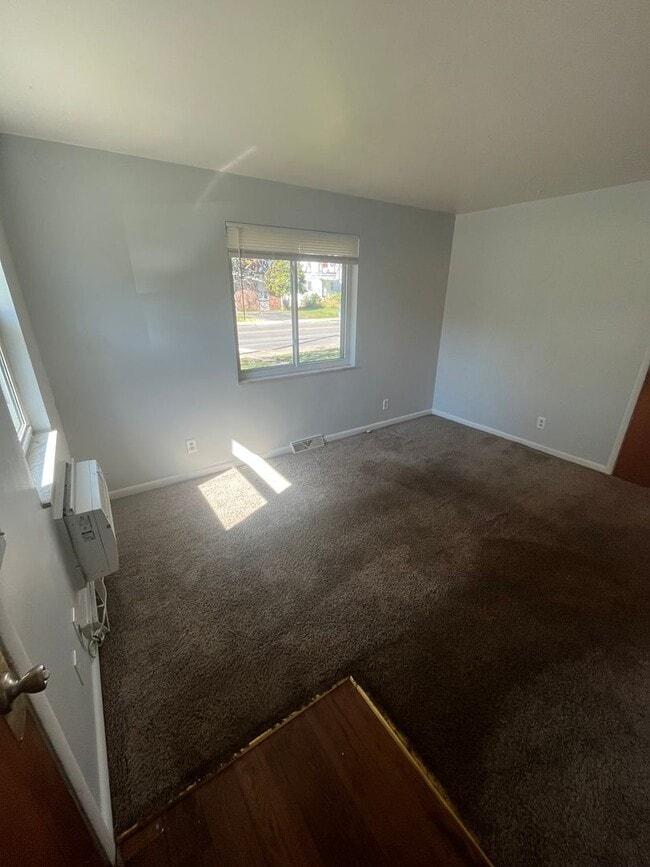 Photo - One Bedroom In Deer Park!