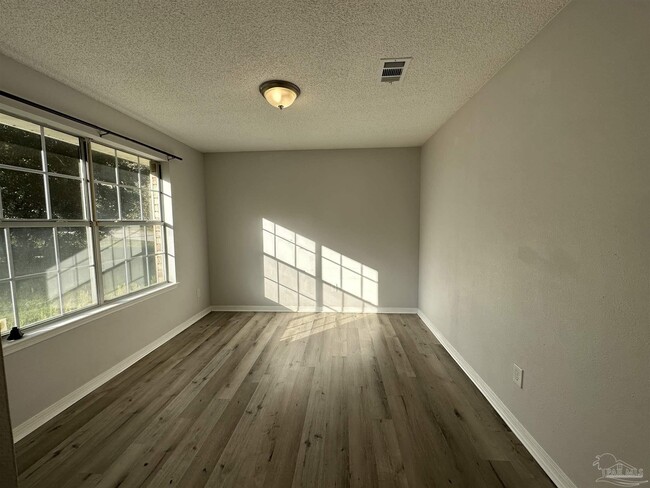 Photo - 280 Bobwhite Dr