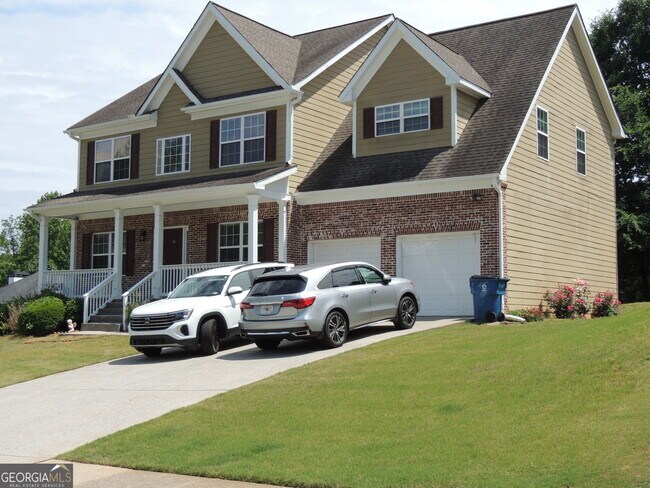 Photo - 450 MacLand Dr