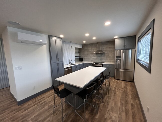 Photo - 2620 Alliance St