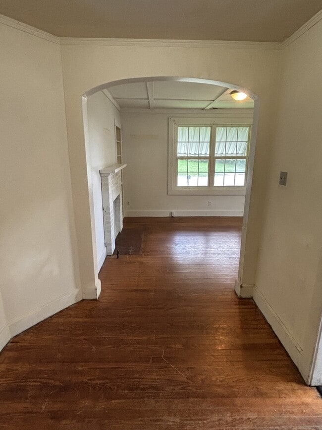 Photo - 147 Center St