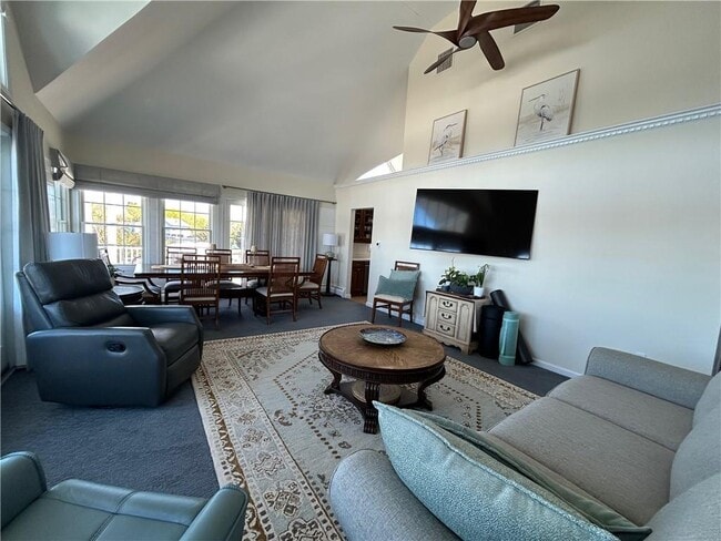 Photo - 67 Esmond Ave