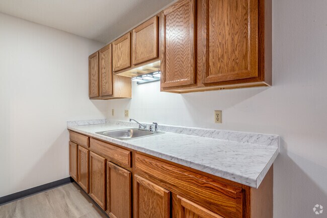 1BR, 1BA - 620SF - Kitchen