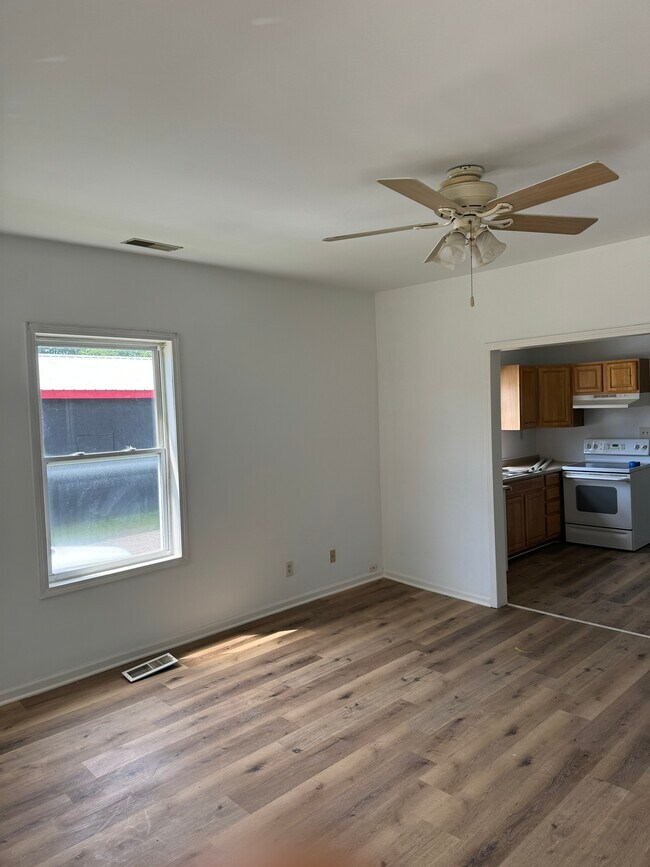 Living Room - 308 S State St Unidad 308