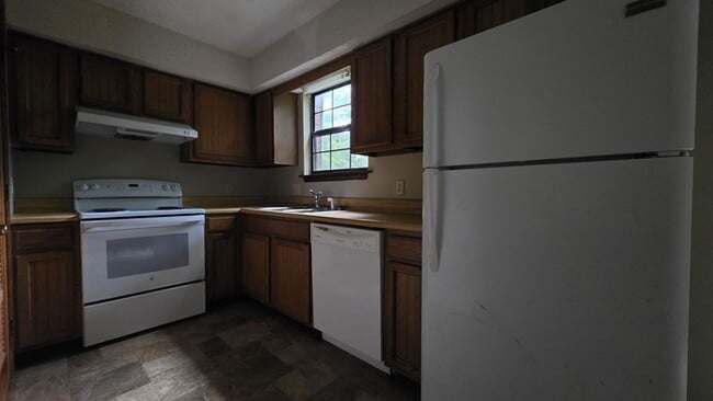 Renovated townhome in Linden Square.