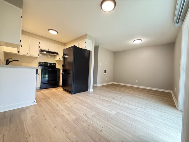 Building Photo - 503 SE 110th Ave
