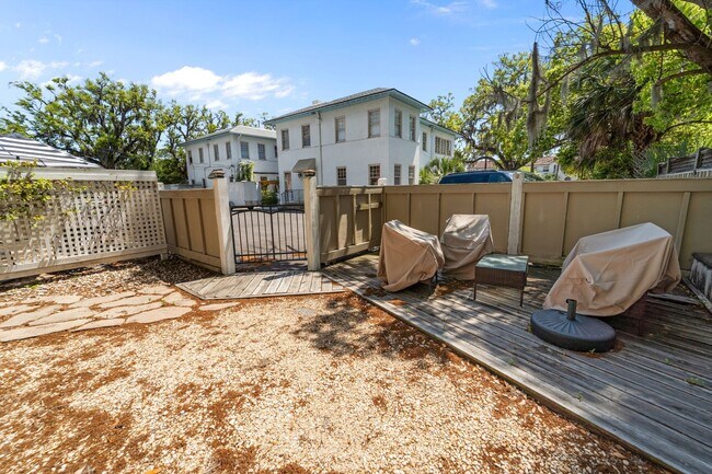 Photo - All-Inclusive Utilities & Fully Furnished First-Floor Condo Near Daffin Park