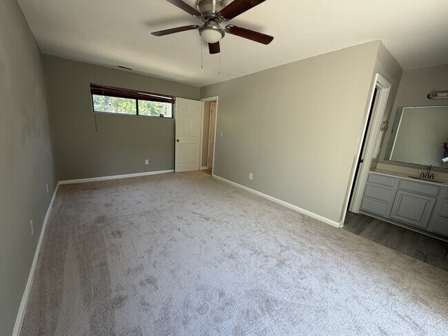 Photo - 5224 Farm Pond Ln