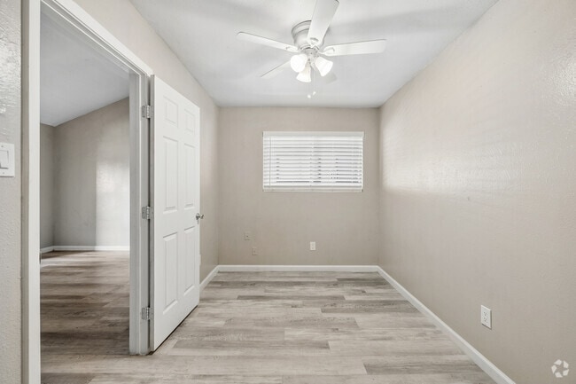 1BR, 1BA - 425SF - Bedroom