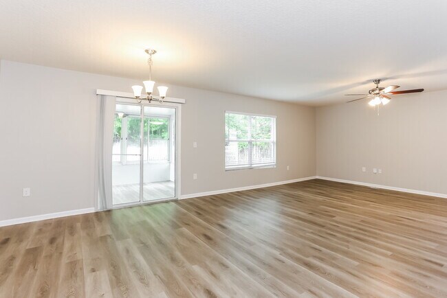 Photo - 3703 Summit Oaks Dr