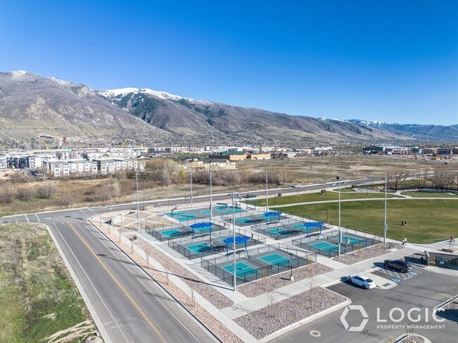 Photo - 1452 W Cook Ln