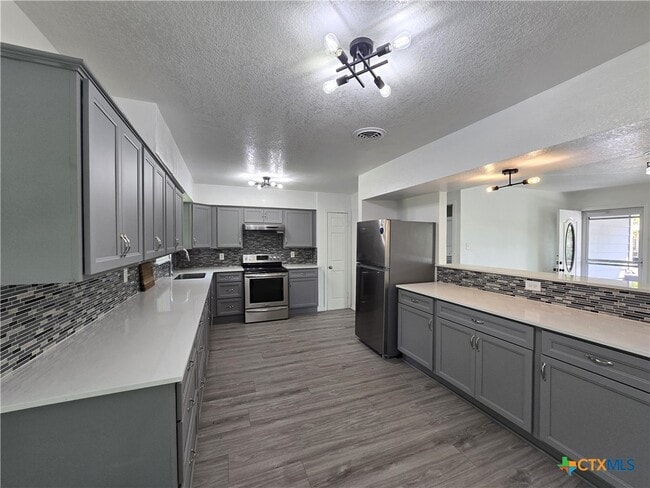 Photo - 610 W Washington Ave