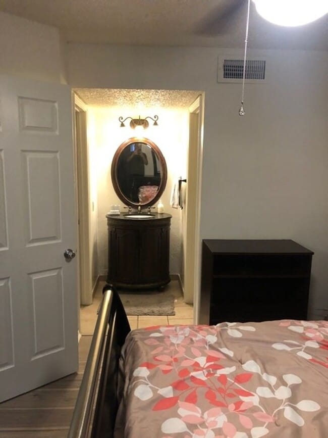 Photo - 18333 Roehampton Dr